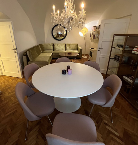Čarovný, mimoriadne tichý  2.izb byt v historickom centre Bratislavy